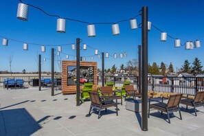 تناول الطعام بالخارج