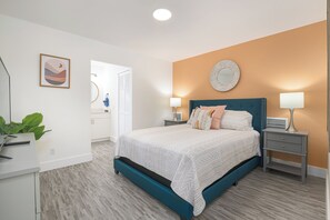 5 Schlafzimmer, Schreibtisch, BĂŒgeleisen/BĂŒgelbrett, Reisekinderbett