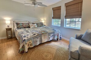 2 habitaciones, tabla de planchar con plancha y cuna de viaje 