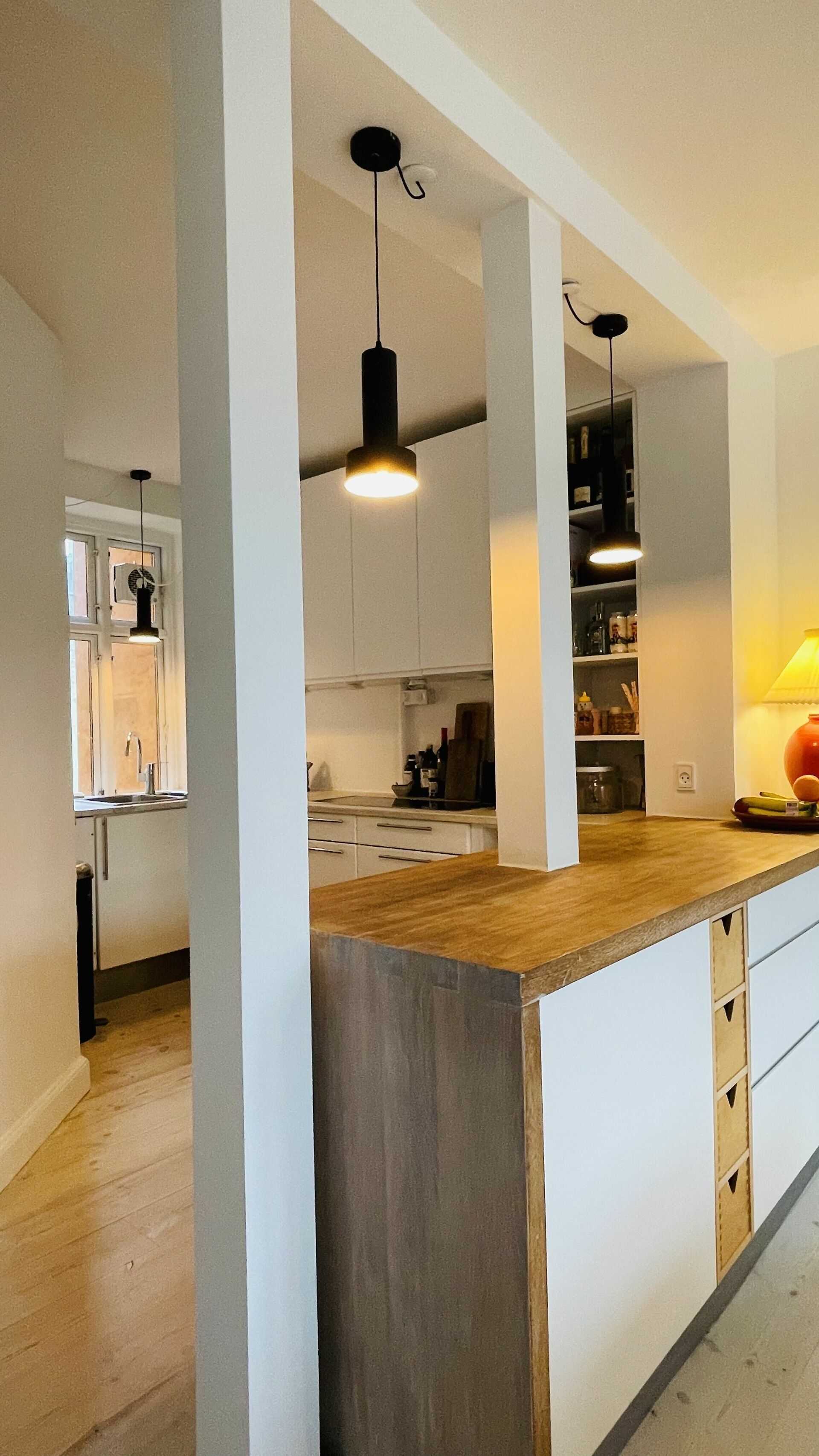 Køleskab, mikrobølgeovn, ovn, kogeplade