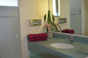 تجهيزات  دش، مناشف