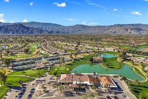 Unclassified image, 4 of 38, button