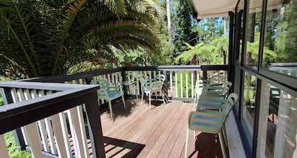 Grey Gum Getaway. Close to Puffing Billy & the wedding venues of the Dandenongs