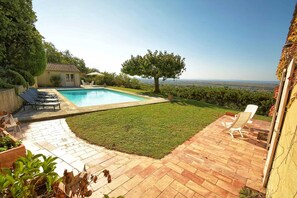Pool - Sunny holiday home in Provence with pool (Séguret)