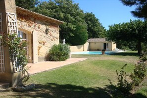 Exterior - Sunny holiday home in Provence with pool (Séguret)