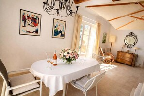 Dining - Sunny holiday home in Provence with pool (Séguret)