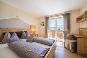 2 bedrooms, iron/ironing board, free WiFi, bed sheets - Holiday Apartment 'Alber - Mürri' with Private Terrace & Wi-Fi (Vöran Südtirol - Italien)