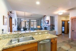 Interior - Big Horn Lodge 501 - Luxury Two Bedroom (Truckee)