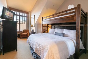 2 多间卧室、熨斗/熨衣板、旅行婴儿床、WiFi