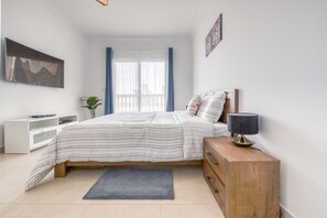 2 chambres, fer et planche à repasser, lit parapluie, Wi-Fi gratuit