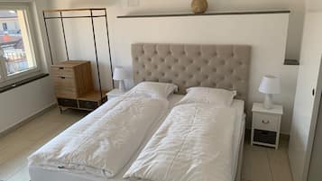 Superior Apartment | 1 bedroom, in-room safe, blackout drapes, free WiFi