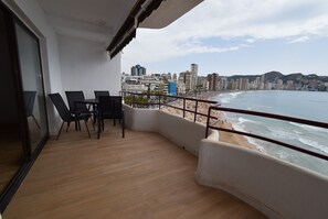 Outdoor dining - LUX CENTER (3 BEDROOMS) (Benidorm)