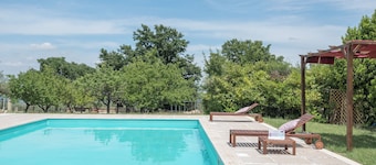 Holiday Apartment 'Tenuta Podere Montemelino' with Lakes and Hills View, Pool & Wi-Fi