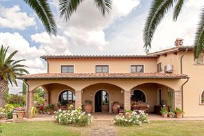 Exterior - Amazing Villa in the heart of Tuscany (Cecina)