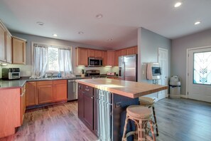 Fridge, microwave, stovetop, dishwasher - Spacious Sheboygan Home w/ Grill & Fire Pit! (Sheboygan)