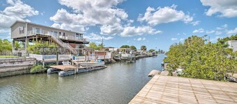 Gulf Views & Boat Dock: Sunny Hudson Escape!