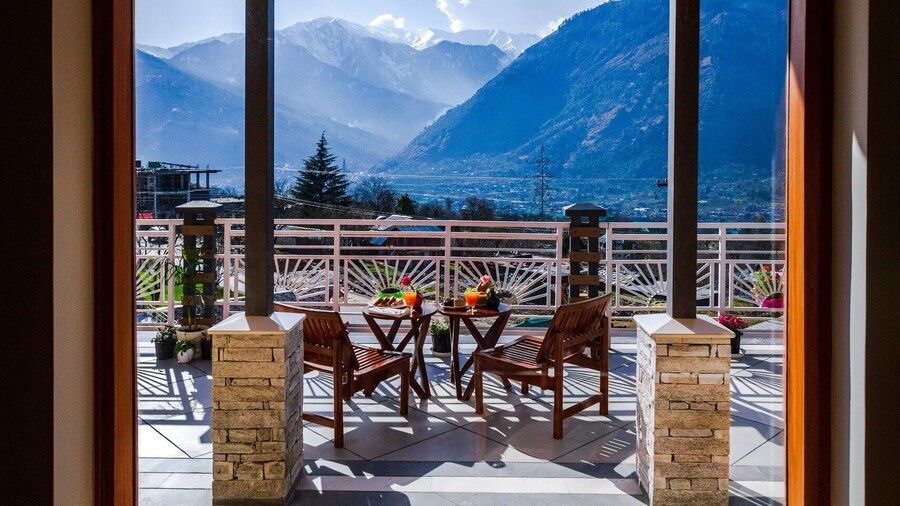 Anand Vardhan Resorts