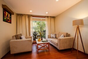 Living area - Anand Vardhan Resorts (Kullu)