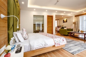 Egyptian cotton sheets, premium bedding, individually decorated - Anand Vardhan Resorts (Kullu)