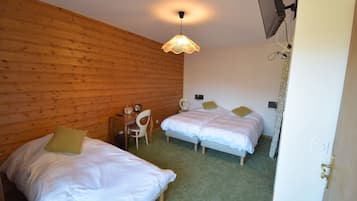 Tremannsrom – comfort | Skrivebord for bærbar PC, wi-fi (inkludert) og sengetøy