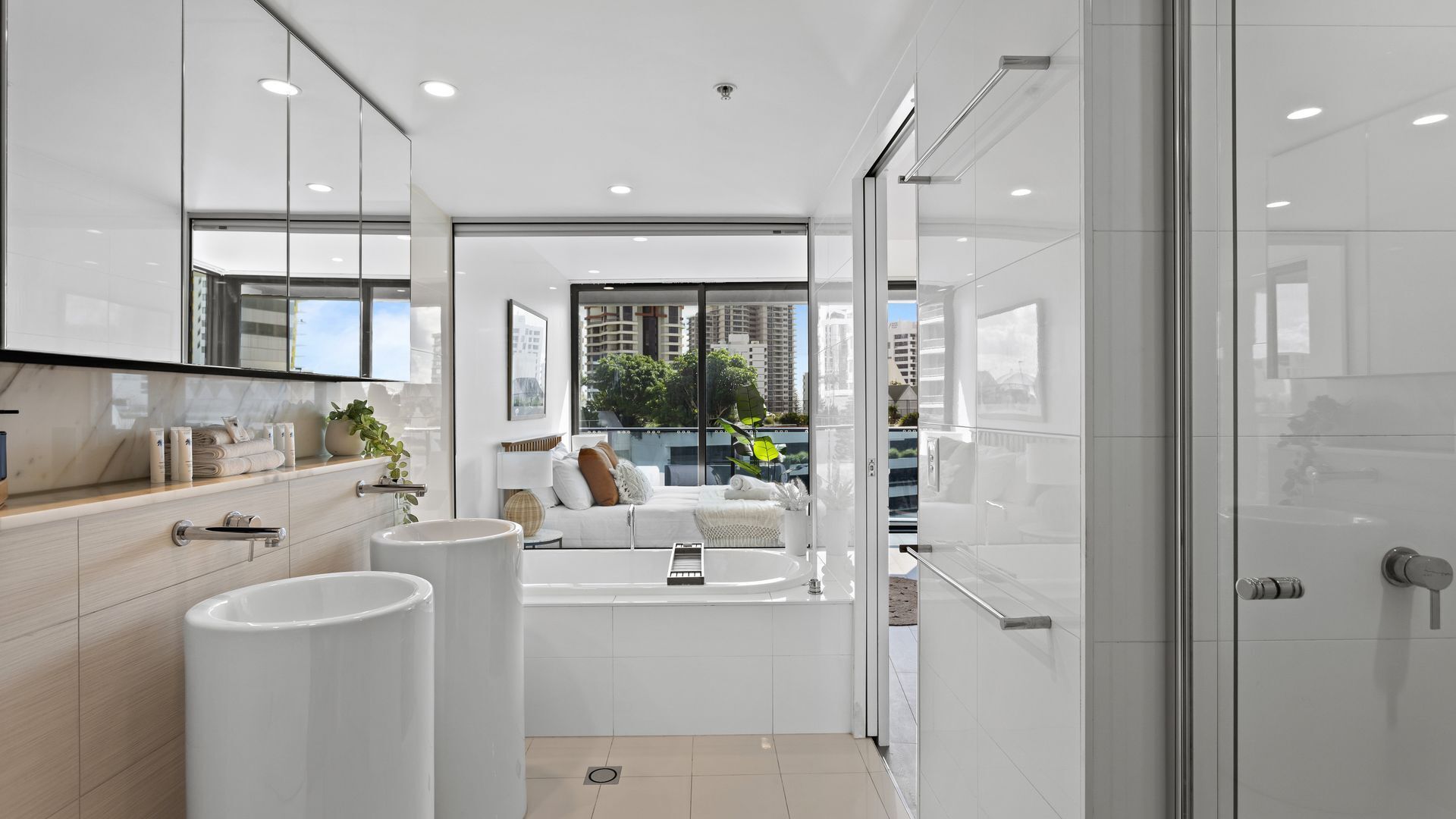 Stylish and Modern Oracle 2 Bedroom Apartment with FREE WIFI - CoastHM — image 17