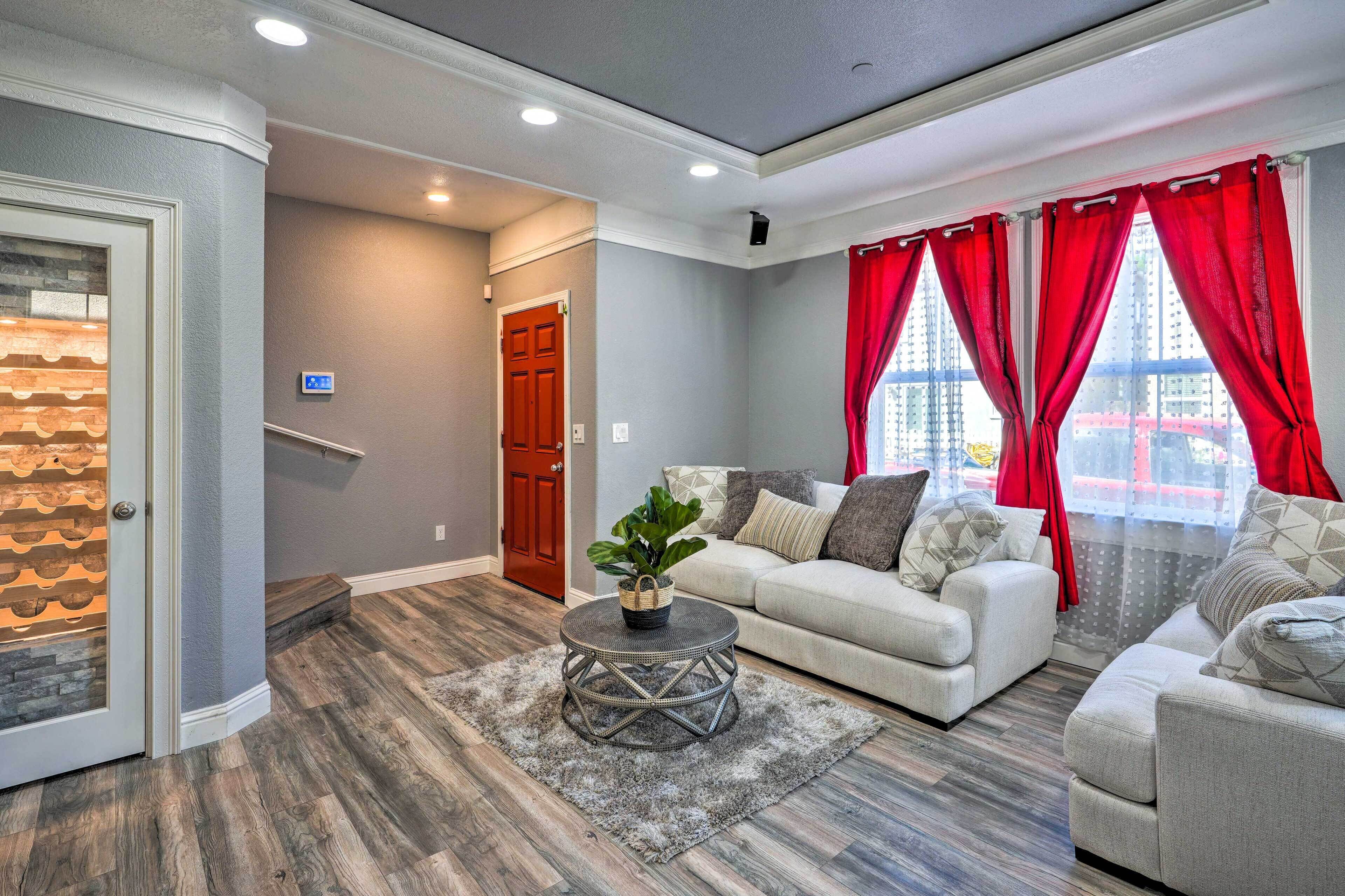 Modern Sacramento House ~ 12 Mi To Downtown! - Sacramento, CA
