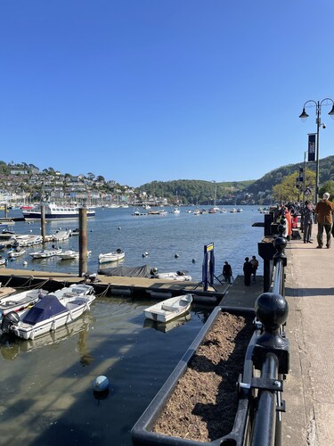 Spacious and Comfortable Chalet Convenient to Dartmouth