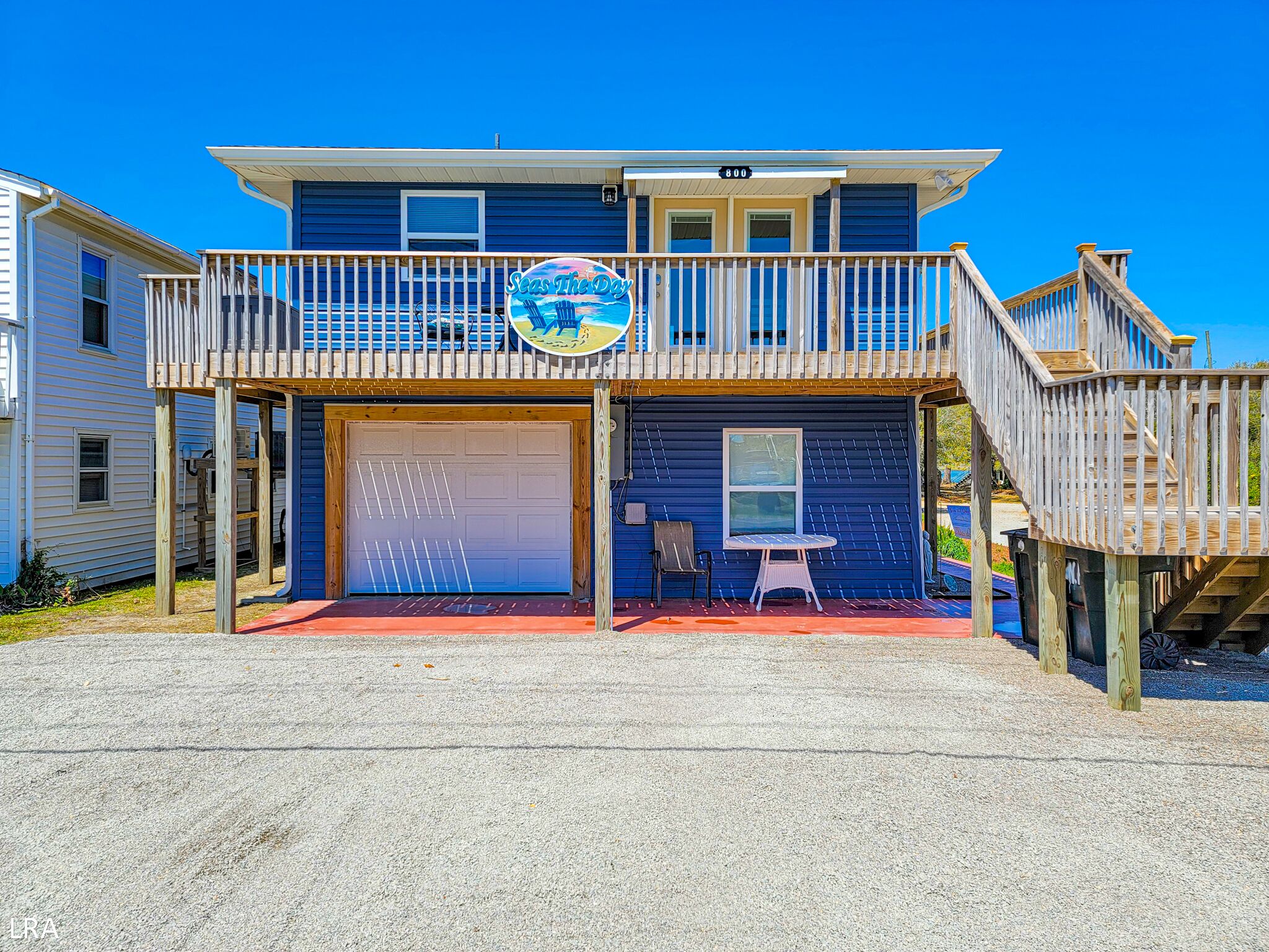 Renovated, 3bd Top Floor Beach Bungalow with Easy Beach Access! Pet Friendly!