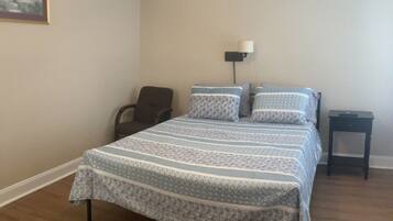 2 多间卧室、熨斗/熨衣板、免费 WiFi、床单