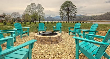 Boho Chic by Chatuge Home Concierge<br>Lake front, hot tub, firepit, boat dock