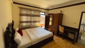 10 slaapkamers, een strijkplank/strijkijzer, wifi, beddengoed