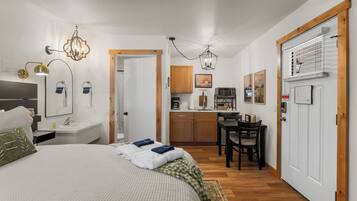 1 bedroom, iron/ironing board, free WiFi, bed sheets