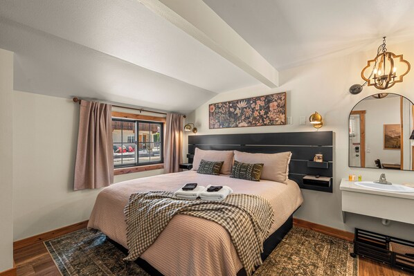 1 habitación, tabla de planchar con plancha, wifi gratis y ropa de cama