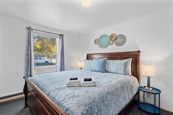 1 habitación, tabla de planchar con plancha, wifi gratis y ropa de cama 