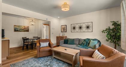 Bavarian Gasthaus, Suite B - An Effortless Stay!