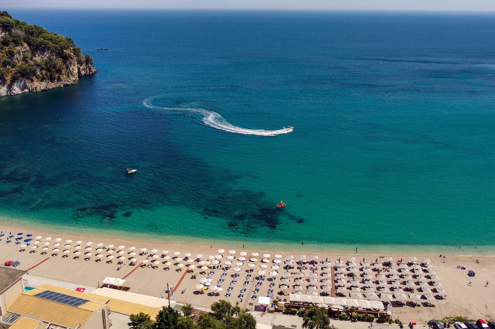 Valtos Beach Hotel
