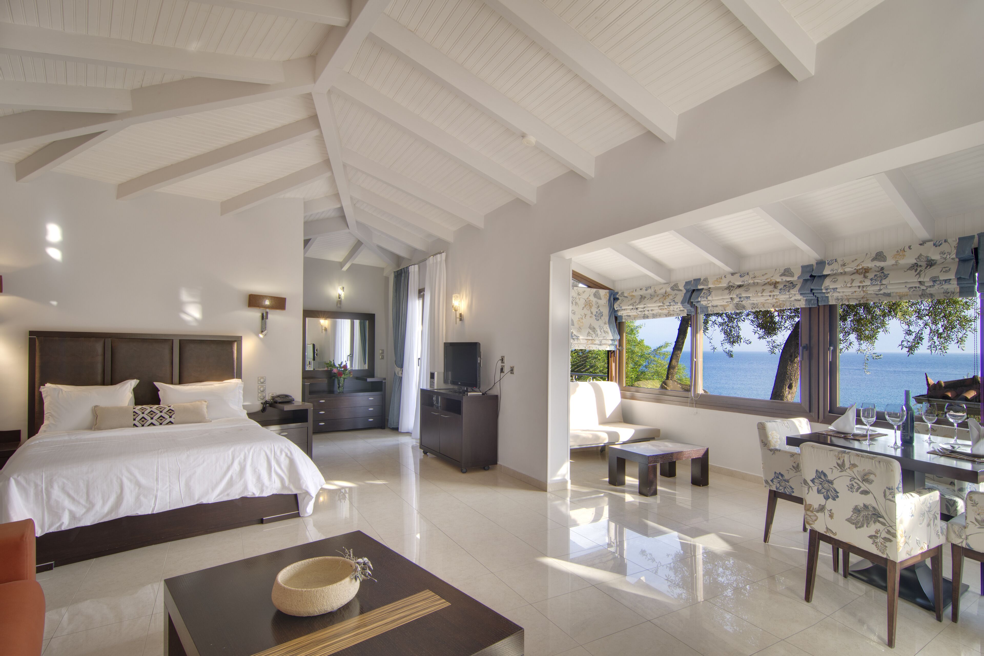 Junior Suite with Balcony and Sea View | In-room safe, individually decorated, individually furnished