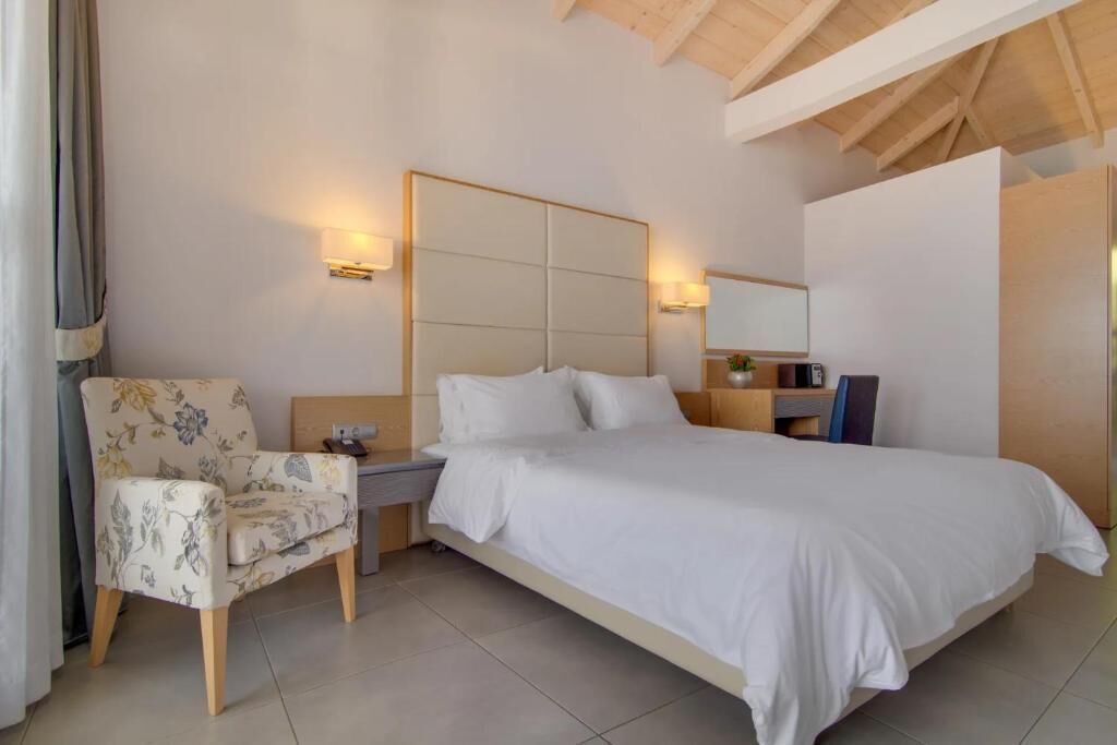 Standard Double Room with Balcony and Garden View | In-room safe, individually decorated, individually furnished