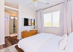 4 bedrooms, desk, iron/ironing board, travel cot