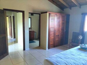 3 habitaciones, tabla de planchar con plancha y wifi gratis 