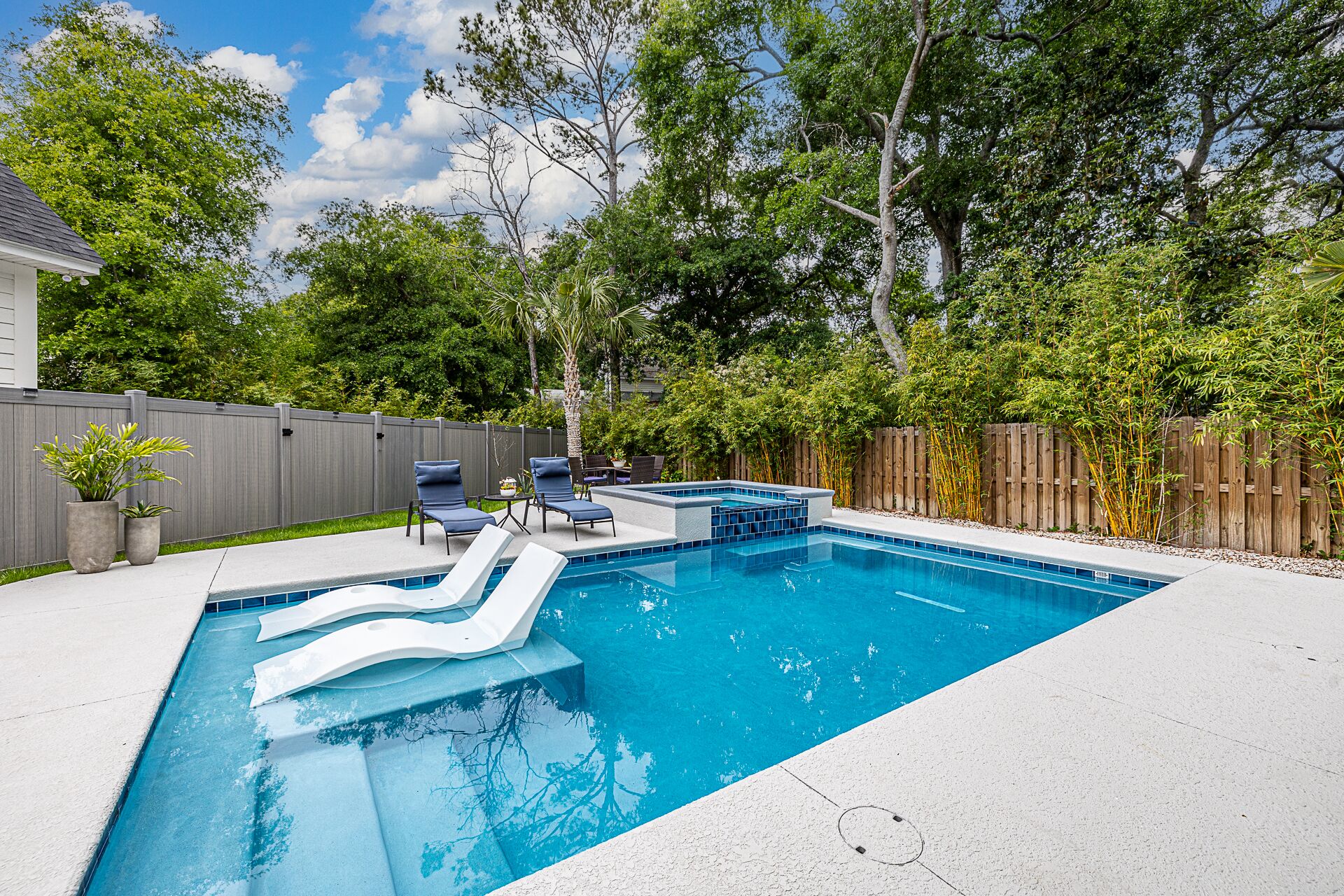 Island Whimsy! Private Pool / Spa / South End