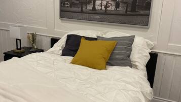 2 bedrooms, desk, iron/ironing board, travel crib