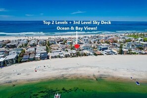 Playa en los alrededores y toallas de playa 