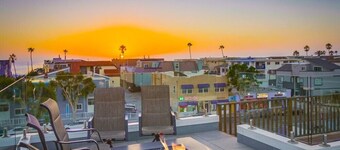 Beach Haven 360 * 4,000sf Indoor/Outdoor * 4 Decks * Ocean+Bay Views