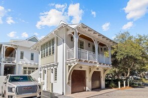 Exterior - Carriage House with Bikes Included. Community Pool Access. (Rosemary Beach)