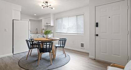 Close to River, Uptown, and Hospital!
