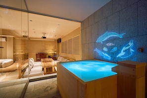 Penthouse familiar | Baño | Tina con regadera, tina profunda, regadera con hidromasaje 