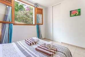 3 chambres, fer et planche à repasser, Wi-Fi gratuit, draps fournis