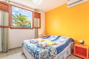 3 makuuhuonetta, silitysrauta/-lauta, ilmainen Wi-Fi, vuodevaatteet