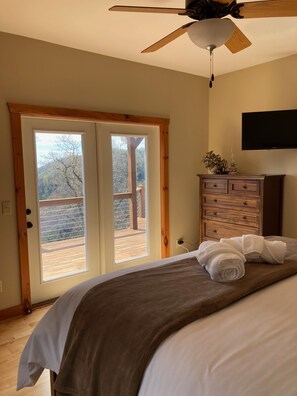 4 chambres, fer et planche à repasser, lit parapluie, Wi-Fi gratuit